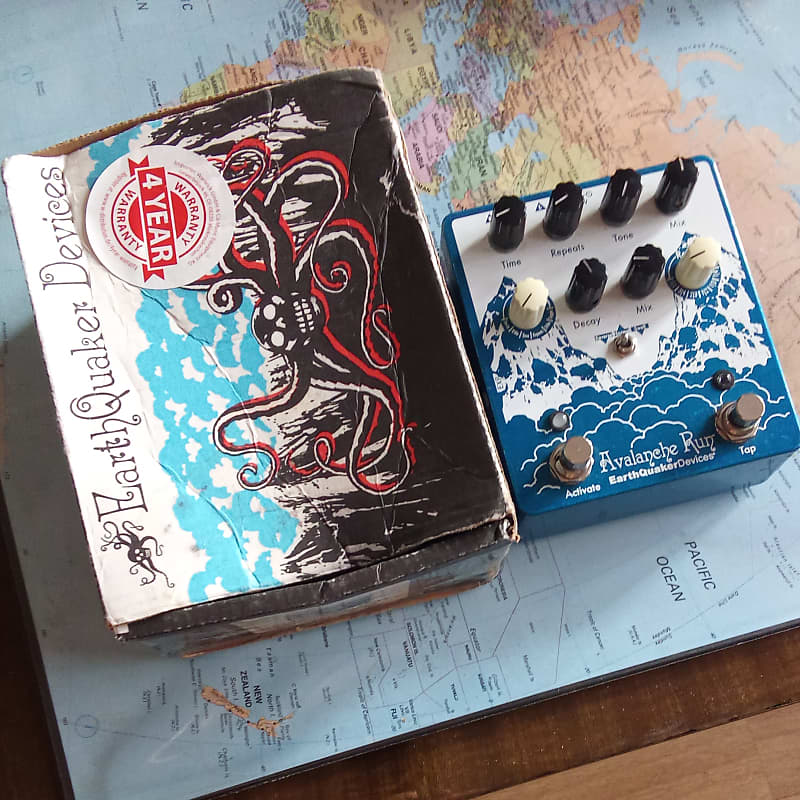 EarthQuaker Devices Avalanche Run Stereo Reverb & Delay with Tap Tempo