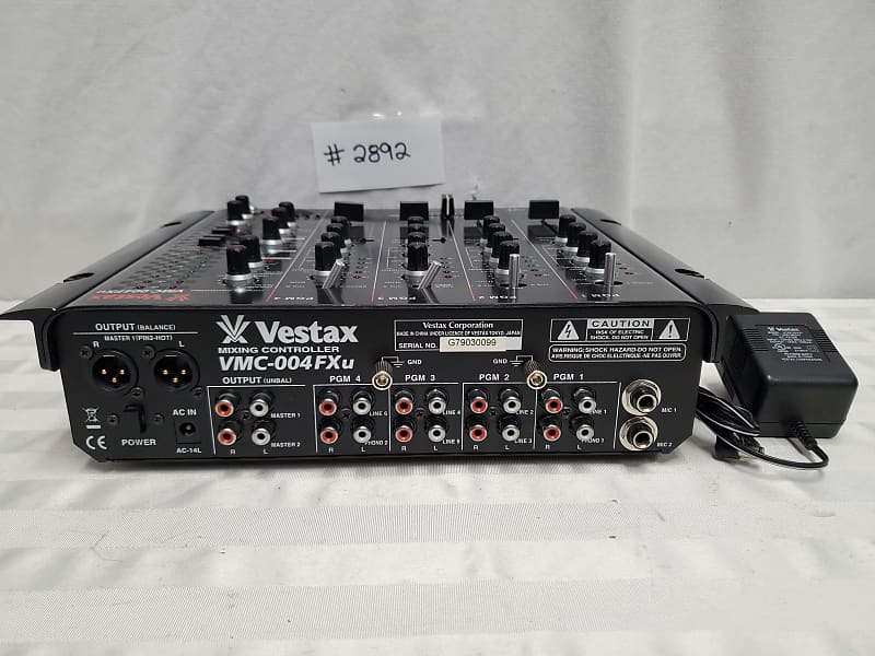 VESTAX VMC-004FXu 4 CHANNEL DJ MIXER #2892 GOOD USED WORKING CONDITION DJ  MIXER