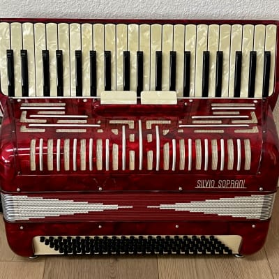 Nice SILVIO SOPRANI Accordion 1960's White & Red Made in Italy 41/120 , Plays Very Well, Support Indie Music ! image 4