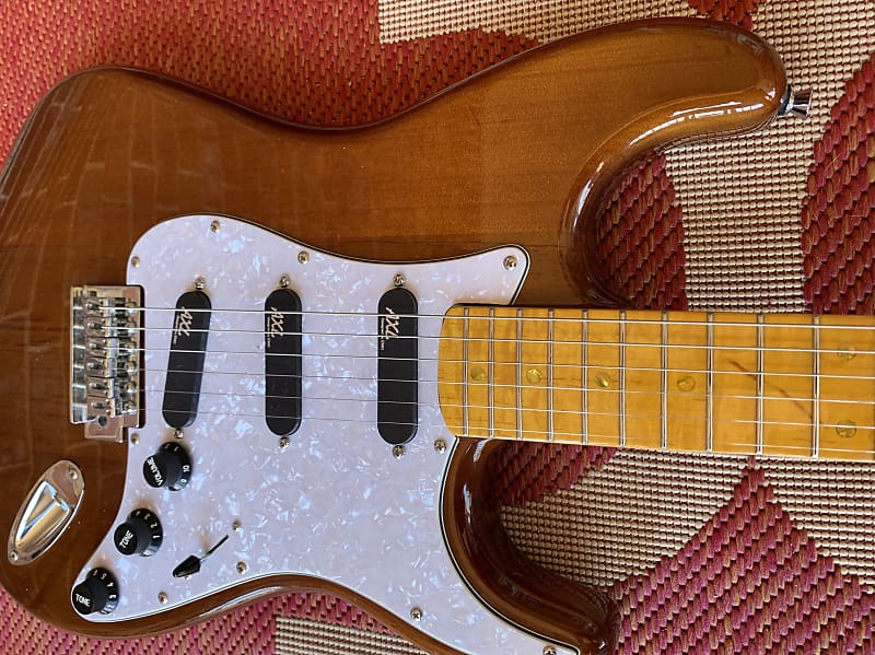 AXL Guitars(ストラトキャスター タイプ サンバースト)