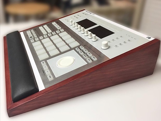Maschine wood stand outlet