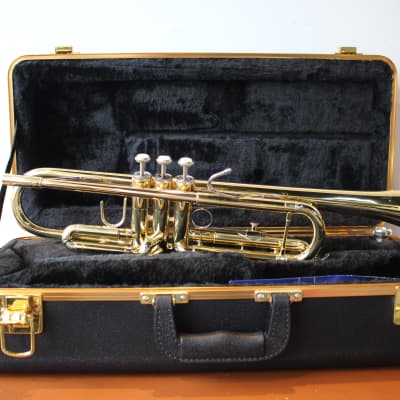 Bach TR300H2 Student Model Bb Trumpet 2000s - Clear-Lacquered Brass image 1