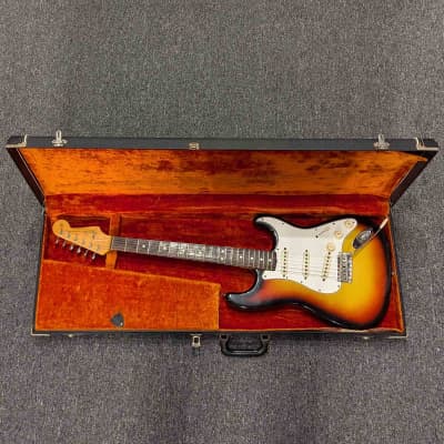 Fender Stratocaster 1965 - 3 Tone Sunburst image 20