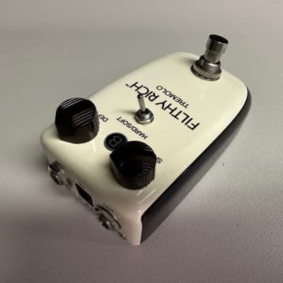 Danelectro Billionaire Filthy Rich Tremolo | Reverb Canada