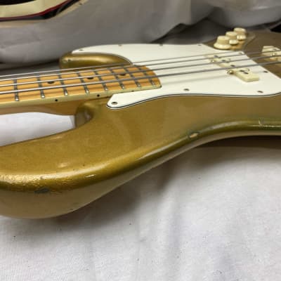 Fender American Collector's Series Jazz Bass 4-string J-Bass with Case 1981 - Gold image 15
