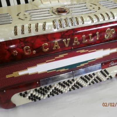 Vintage G. Cavalli 120 bass piano accordion 1970-1980 red and cream marble image 2