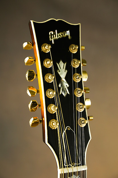 Gibson j200 store strings