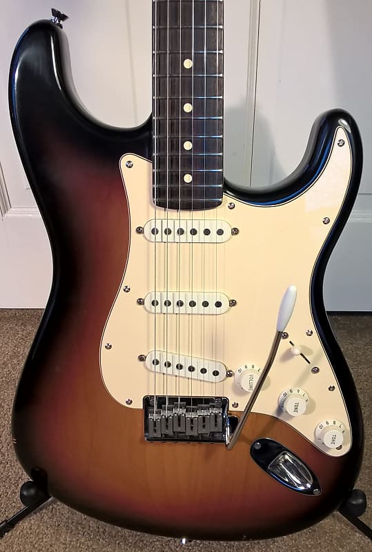2004 Fender American Standard Stratocaster -- 3-Color Sunburst; Rosewood Fretboard image 1