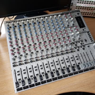 Behringer Eurorack MX2642A 26-Input 4-Bus Mixer 2000s Silver Behringer Eurorack MX2642A 26-Input 4-Bus Mixer 2000s Silver