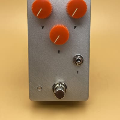 RCO Pedals Sunflower Fuzz w/ free external battery adapter (germanium Fuzz Face w/ Bias control) 2025 - Raw aluminum with vintage orange cupcake knobs image 2
