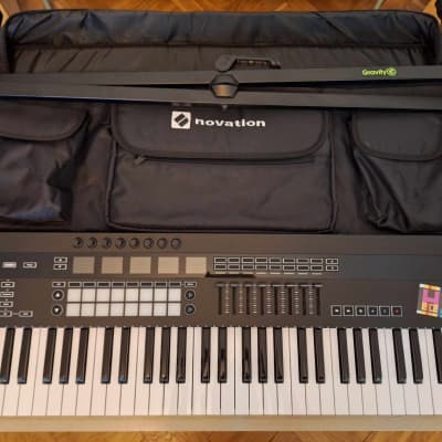 Novation 61 SL MKIII + stand and soft bag