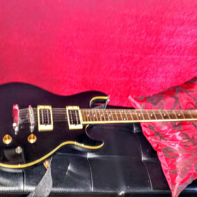 Silvertone Silvertone SPN-5 Electric Guitar with Dual Humbucker Pickups Double Cutaway Black Black image 3