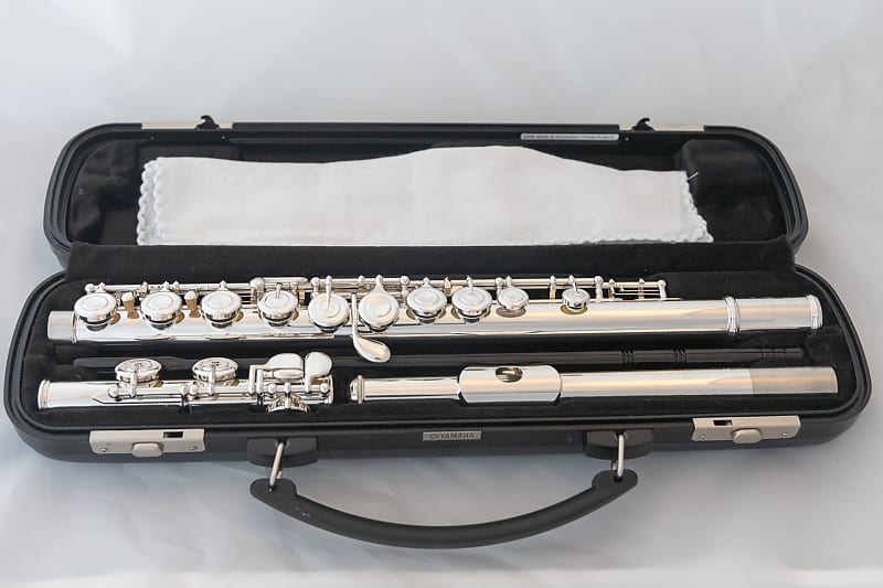 Yamaha YFL-200AD II Advantage Student Flute *Cleaned & Serviced *Ready to play image 1