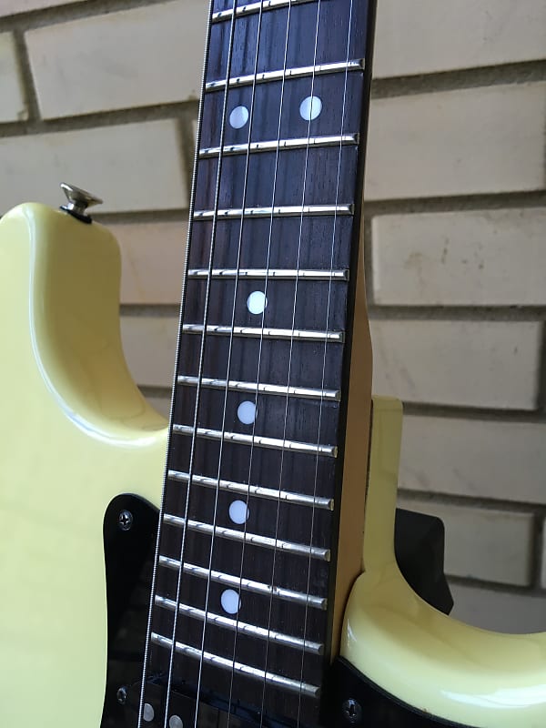 Charvel/Jackson CST-050 SSS 1993 Pearl White (Aged) | Reverb Finland