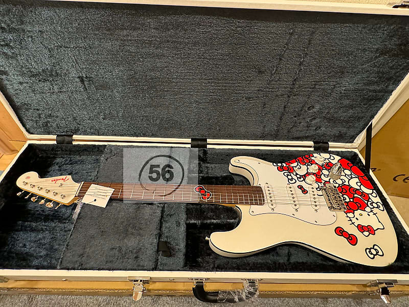 Fender Made in Japan Limited Hello Kitty Stratocaster 2024
