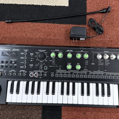 Roland JD-Xi 37-Key Analog/Digital Crossover Synthesizer