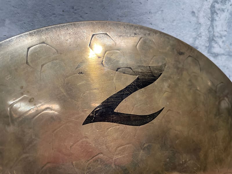 Zildjian DYNO BEAT HI HAT 13\"/33cm ハイハット Zildjian Z series 13” Dyno-beat hi hat demo - YouTube