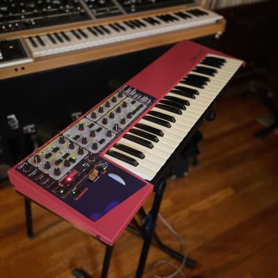 Nord Lead 2 49-Key 12-Voice Polyphonic Synthesizer 1997 - 2003 - Red