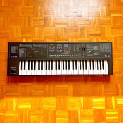 Elka EK-44 (Italy, 1986) – Rare FM Synthesizer with hardcase! The Italian Yamaha DX7! Mint!