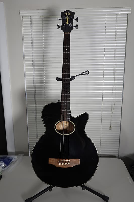 Guild Acoustic Bass B4CE with HSC Reverb