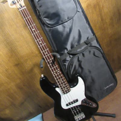 2007 Made In Mexico Fender Jazz 4 String Standard Bass Black