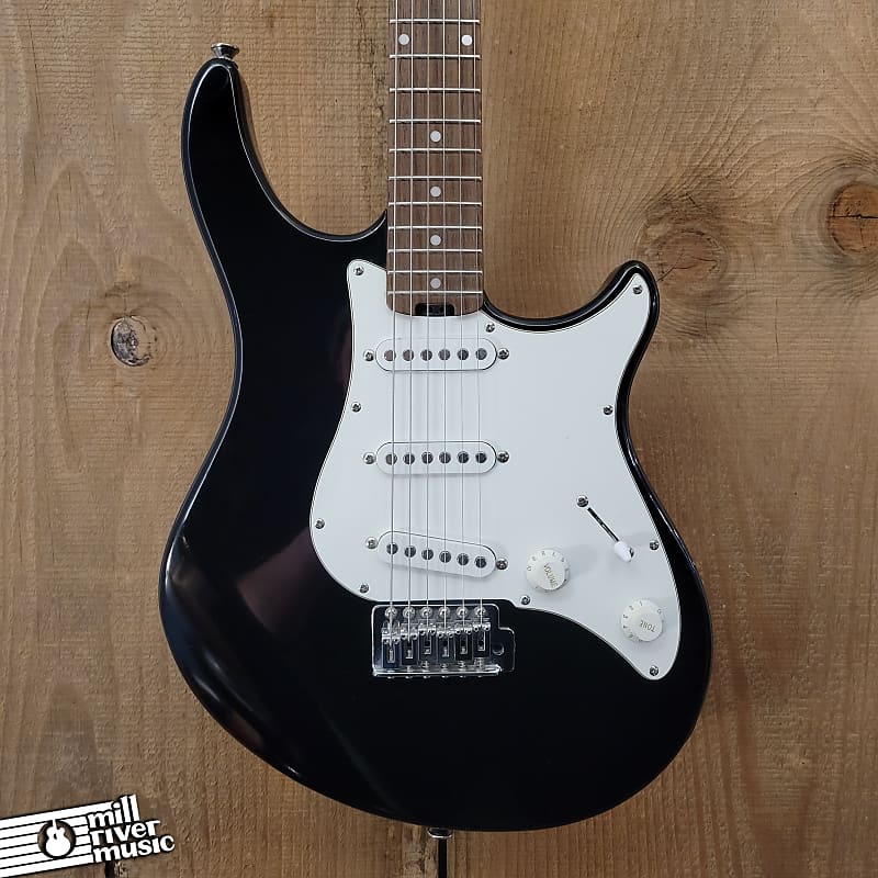 Peavey Raptor Plus Electric Guitar w/ Gig Bag Used Reverb