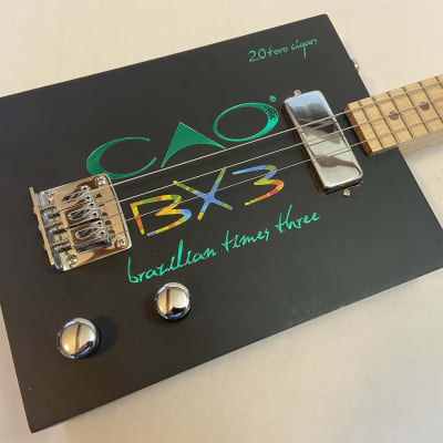 Lace Cigar Box Guitar Royalty 4-string guitare électrique 4