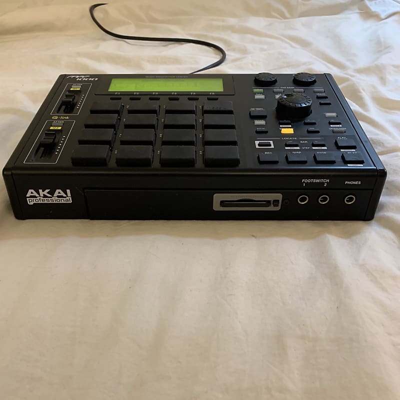 Akai MPC1000 BK - Customized Blackout Buttons, JJOSXL & Fat Pads