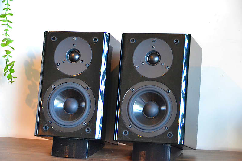 Yamaha NX-E700 2-Way Bookshelf Speakers Piano Black | Reverb