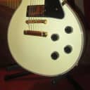 Pre-Owned 2012 Gibson Les Paul Custom White Finish w/ Original Hardshell Case