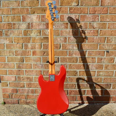 Fender  40th Anniversary Precision Bass®, Vintage Edition, Maple Fingerboard, Gold Anodized Pickguard, Satin Dakota Red image 7