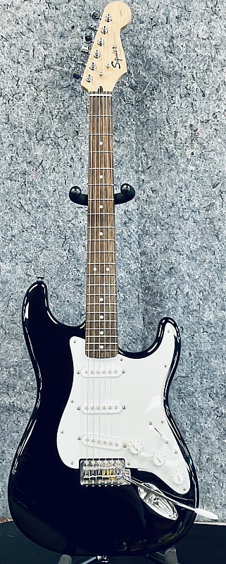 Squier Affinity Series Stratocaster with Rosewood Fretboard 2001 - 2018 Black image 1