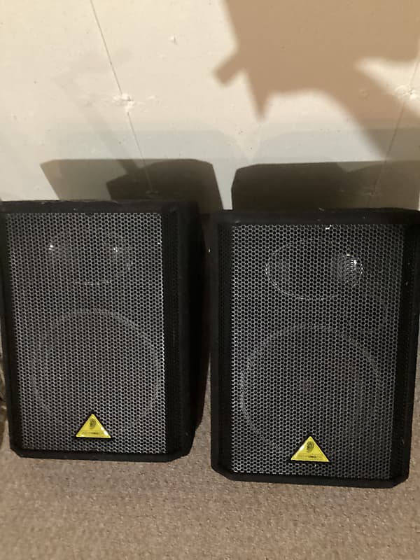 Behringer Eurolive VS1220F 600-Watt 12