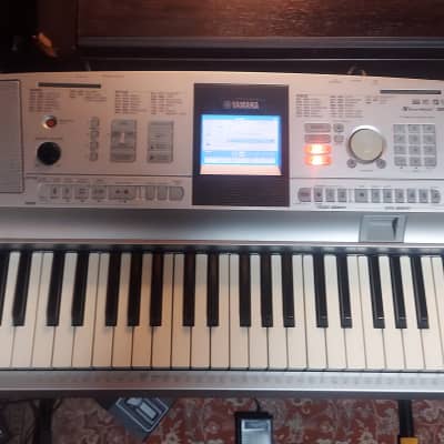 Yamaha 電子ピアノ 61鍵盤　DGX-305 Yamaha DGX305 Keyboard | zZounds