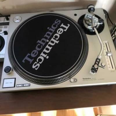 Technics DJ Set SL-1300MK3D SL-1300MK5G SH-MZ1200 SL-DZ1200 Technics DJ Set SL-1300MK3D SL-1300MK5G SH-MZ1200 SL-DZ1200