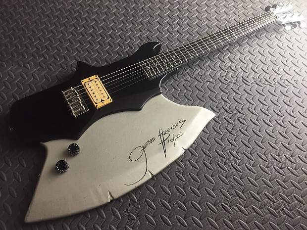 Rare Vintage 1980 Kramer Gene Simmons Original Signed Kiss