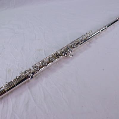 Yamaha Model YFL-362H Intermediate Flute Silver Head Offset G, B Foot MINT CONDITION image 8