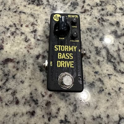 E.W.S. STORMY BASS DRIVE Black