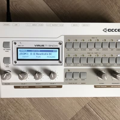 Access Virus TI Snow w/ New Battery + Quality PSU