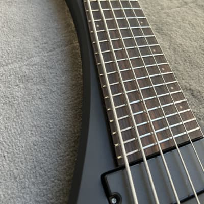 FingyBass Multiscale 25''/23" In Stock Headless Bass image 6