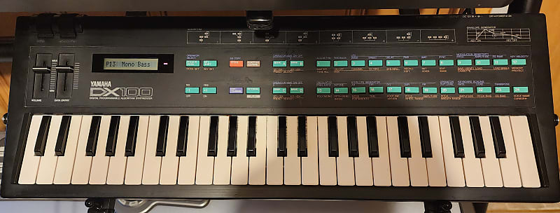 YAMAHA　DX100 デジタル プログラマブル アルゴリズム シンセサイザー Yamaha DX100 Programmable Algorithm Synthesizer | Reverb