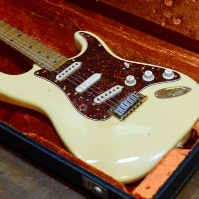 ギター Fender USA Yngwie Malmsteen 1989 - White Fender USA Yngwie Malmsteen 1989 - White | Reverb