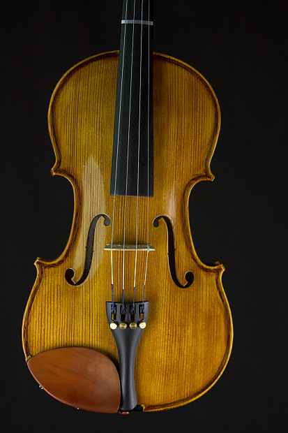 Cremona SV 150 4 4 Violin w Bow and Case