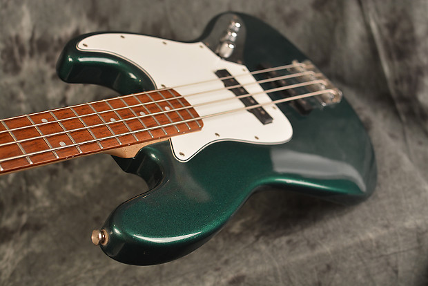 Squier by Fender Standard Jazz Bass Green Metallic w Deluxe