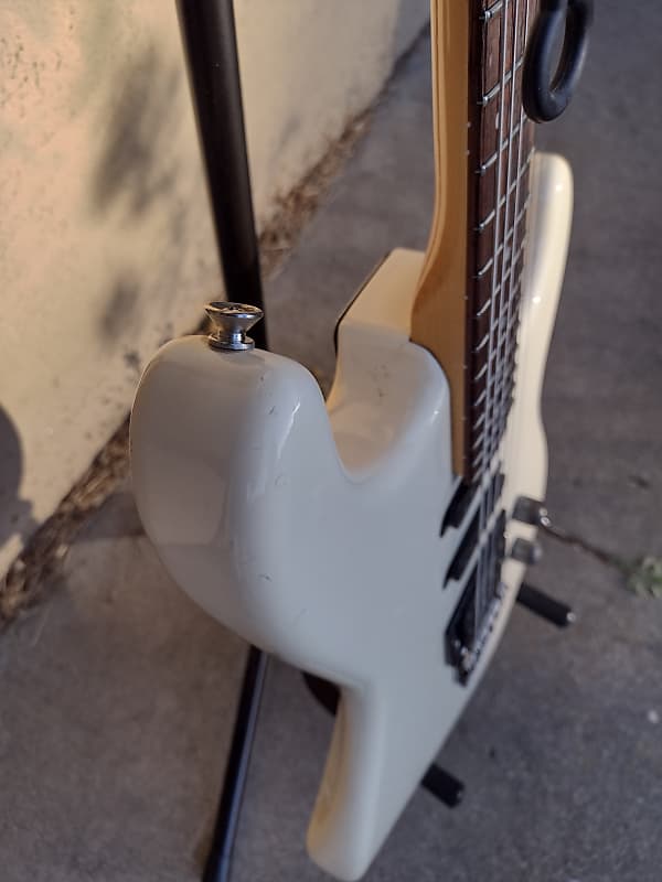 Fender Squier ミディアムスケール ストラト 80's ST336 Fender Squier ミディアムスケール ストラト 80's ST336 - メルカリ