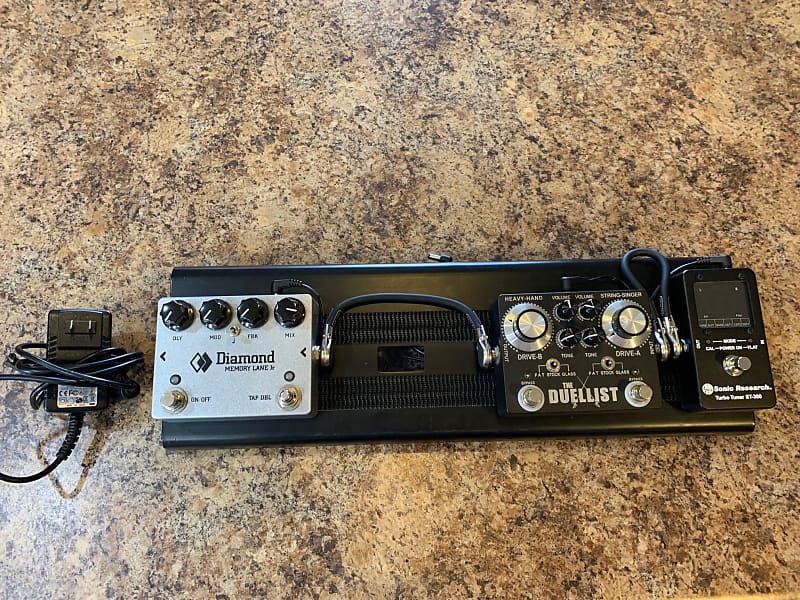 Complete Pedalboard MXR power supply, King Tone Duellist, Reverb