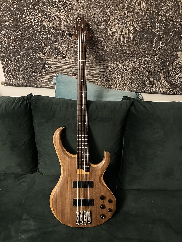 Ibanez deals btb 700