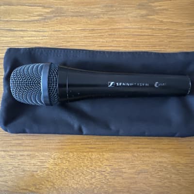 Sennheiser e945 Handheld Supercardioid Dynamic Vocal Microphone
