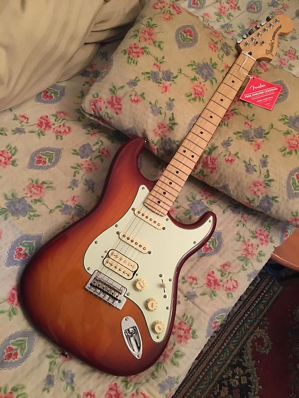 Fender Deluxe Stratocaster HSS | Reverb UK