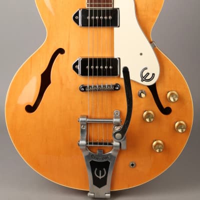 Epiphone Casino w/Bigsby 1990年日本製 Epiphone Casino with Bigsby Guitar Review @TopGuitars.info